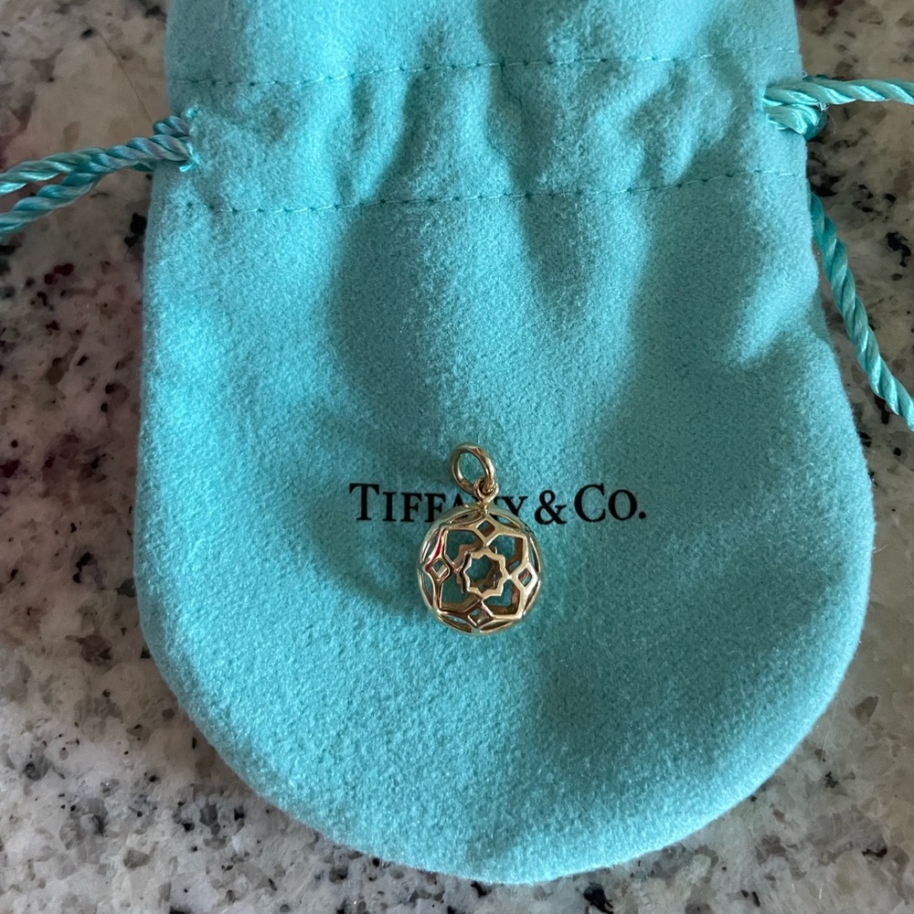 Tiffany & Co. Paloma Picasso Marrakesh Pendant Charm 18k Yellow Gold